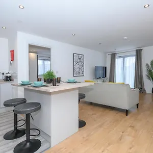 fabulous-2-bed-flat-in-the-city-centre-2-x-en-suite.yorkshirehotels.net/